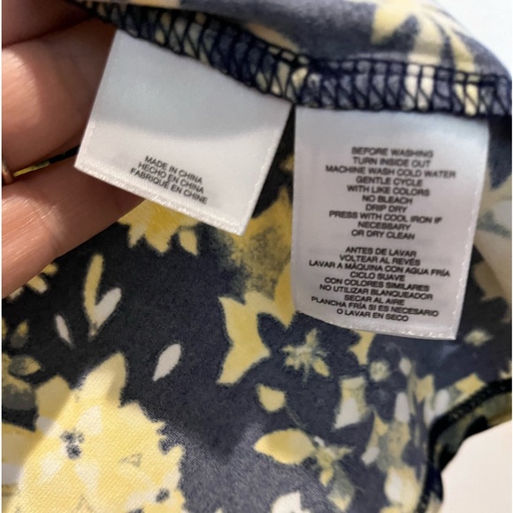 Black Label by Evan Picone black and yellow floral blouse (Size L/12), EUC - Picture 3 of 3